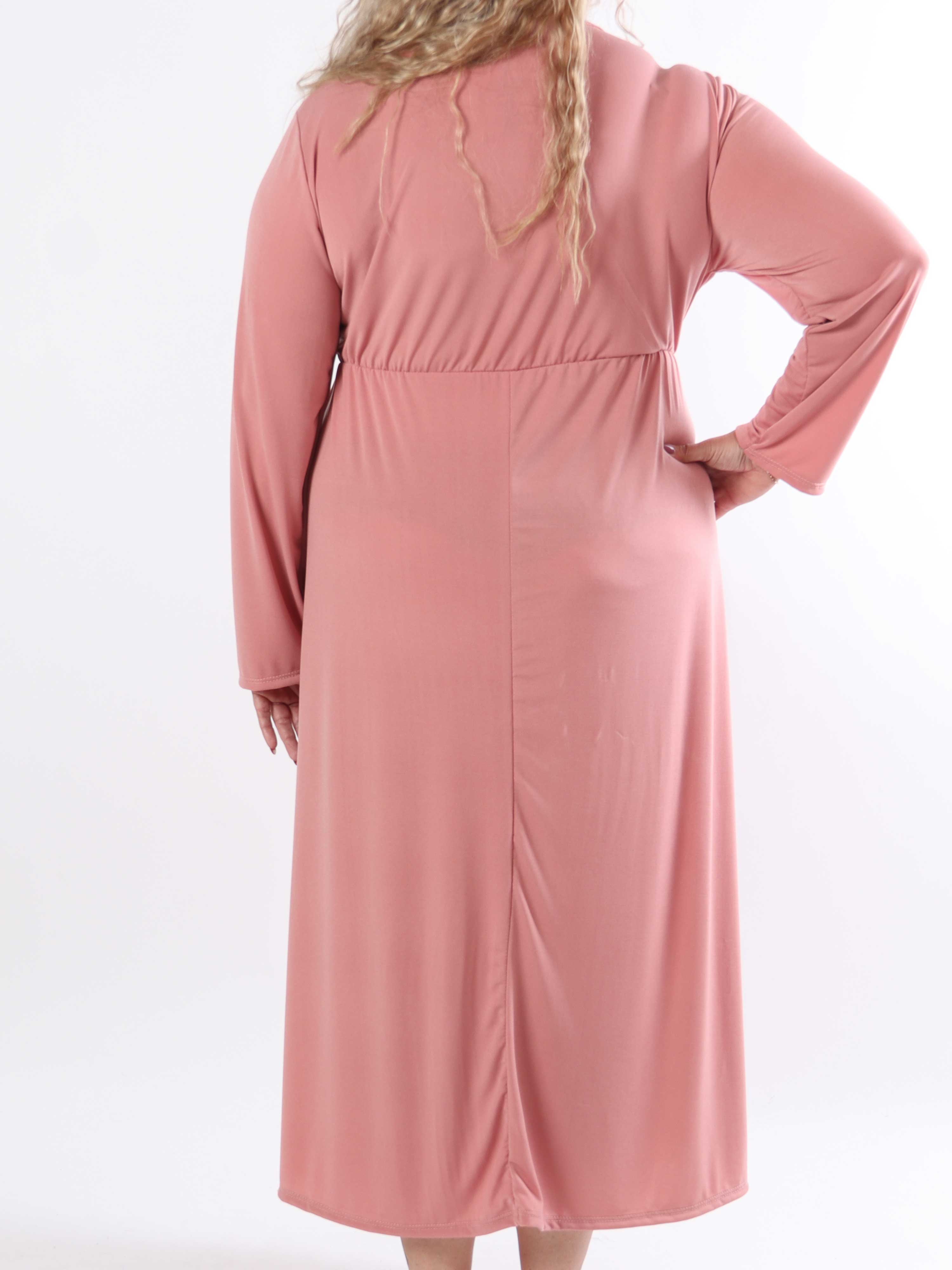 Nelly Plain - Elastisk enfärgad klänning i viskos i plusstorlek